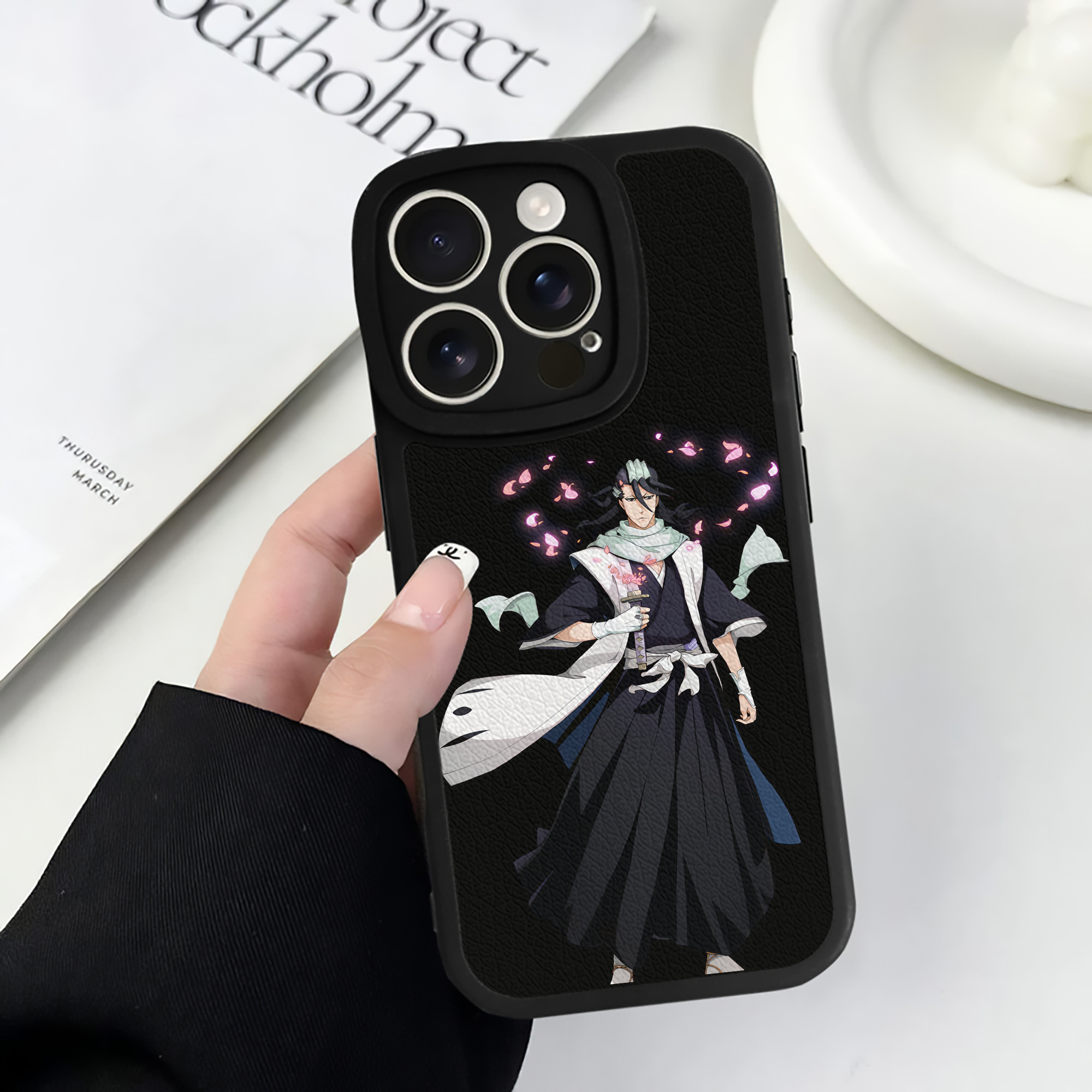 （画像用） ブリーチ くちき びゃくや BLEACH Kuchiki Byakuya 【iPhone 16シリーズ対応】シリコンスマホケース（レザー調） 材質：シリコン